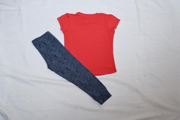 Online Kids Store: Red Shirt & Leggings