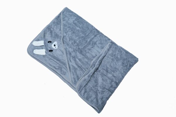 Baby and Mummy: Adorable Grey Bear Blanket